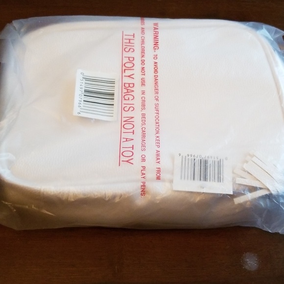 **FREE** with bundle of 2+ items - Picture 4 of 4